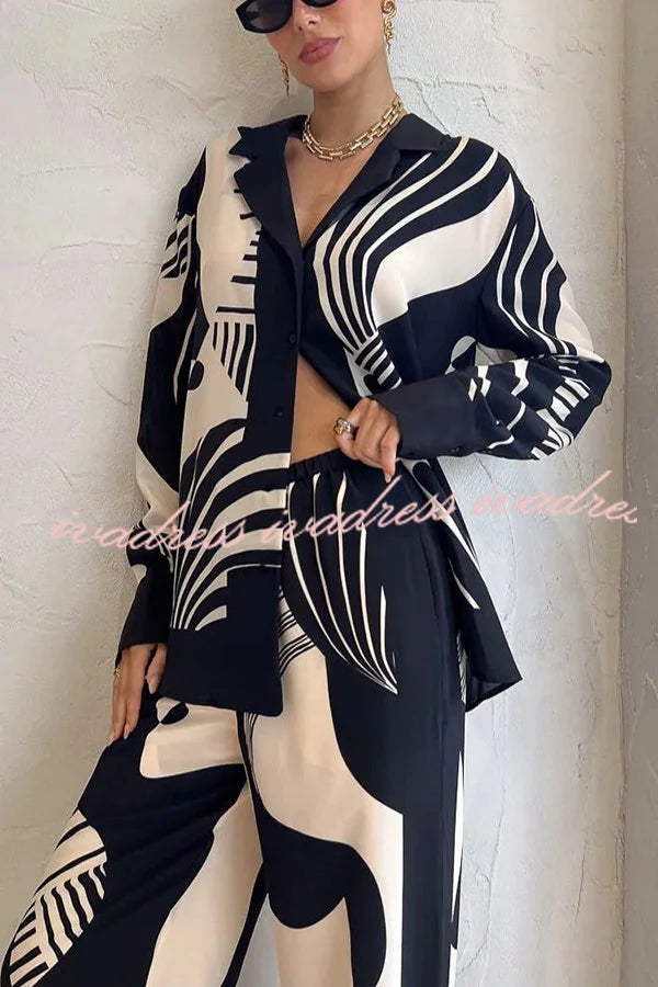 Weekend Escape Exclusive Print Contrast Trims Drape Blouse